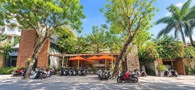 Mặt tiền Xuân Thủy 900m2