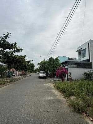 Nhà 3 tầng khu biệt thự Hoà Liên 4, dt 191m2, giá nhỉnh 4 tỷ