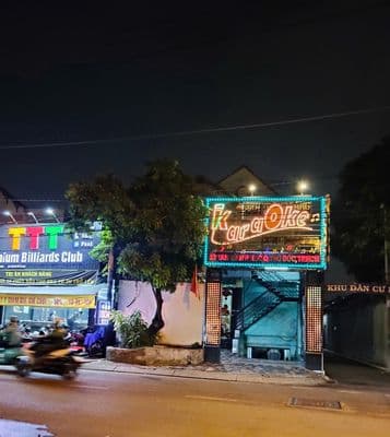 Bán toà nhà karaoke GÓC 2 mặt tiền