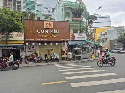 Nguyên căn 6x18m Hồ Hảo Hớn Q1