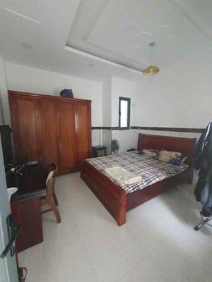 Nhà 1 trệt 1 lầu 2PN 2WC sẵn nội thất hẻm xe hơi đường Lê Văn Việt