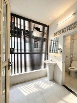 Bán nhà DT 4x18 đúc 2 tầng đường Nguyễn Văn Quá giá 2ty920 TL