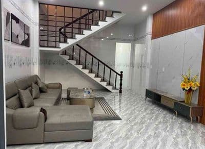 Chủ Cần Bán Gấp Nhà 2 Tầng, Có Thể Vào Ở Ngay