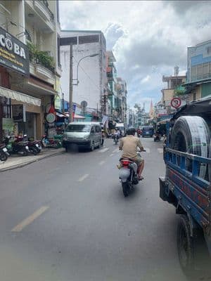 Chung cư mặt tiền quận 5 – 107m² – ngang 4,9m – nhà chính chủ – 4.1 tỷ