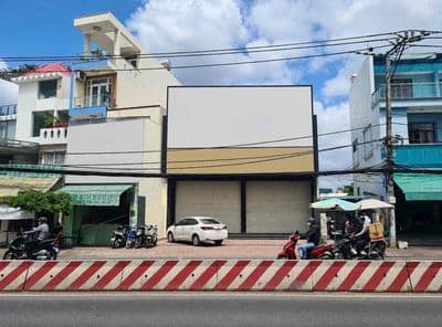 Cho thuê mặt tiền htp 10x30m giá 60tr/th