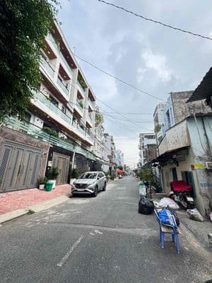 Cho mặt bằng nhà nguyên căn kinh doanh ở được rộng thoáng gác cao 2m