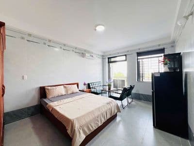 Studio Ban Công Cao Cấp FULL NỘI THẤT Kế bên Siêu Thị Emart