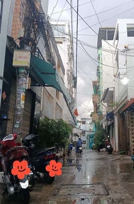 Nhà ĐẸP 4tầng x 31 m² - Còn mới, ở ngay thông ra Phan Văn Trị
