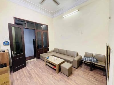 Cho thuê nhà Nguyên Căn Nguyễn Văn Cừ, 55m2, 3 tầng
