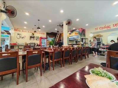 Cho thuê nhà mặt tiền đường trương công định 8,5x19m cấp 4 suốt