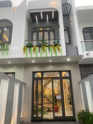 Bán NHà Tân Kim QL50, hoan công, Full Nội Thất, 3PN.
