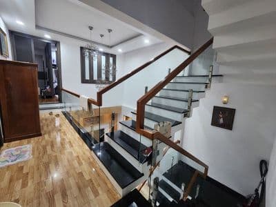 Biệt thự 3 tầng mặt tiền – 194m² – đối diện bến xe – 17 tỷ
