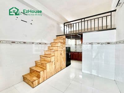 Ban công, thang máy, full nt ngay ngã tư 4 xã, lê văn quới