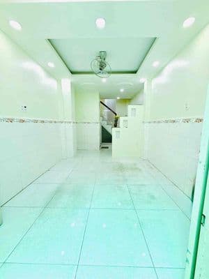 Cho thuê nhà Bạch Vân ngay trung tâm Q5 4 tầng
