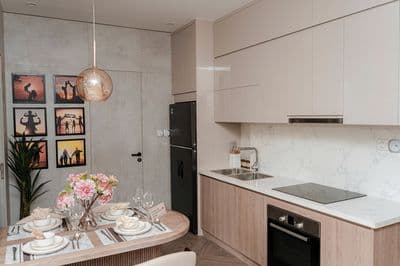 cho thuê căn 2 ngủ vinhomes đầy đủ nội thất cao cấp view đông nam