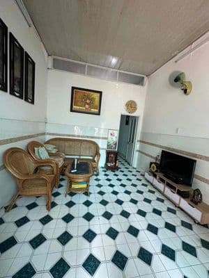 Cho thuê nhà đường 109 Phước long B 80m2 2PN full nội thất 7tr