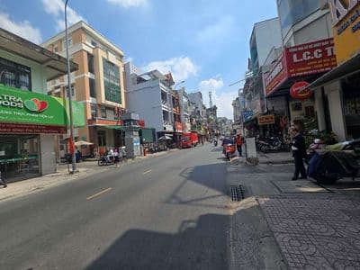 Mặt tiền KD đường Phạm Văn Hai - Có chỗ ở lại