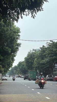 BÁN NHÀ MT ĐƯỜNG PHẠM HÙNG, Dt 107m2 . Giá 6tỷ hơn Tl tiếp