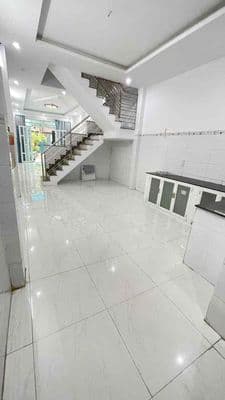 Cho thuê nhà mặt tiền đường Phước Bình 1tr1l 3PN 2WC giá 12tr/th