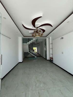 Cho thuê nhà đẹp mt giá rẻ 4pn 12tr