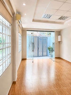 Nhà hẻm ô tô - sát mt xô viết nghệ tĩnh 2 chiều, 4.5x12 , trệt+lầu