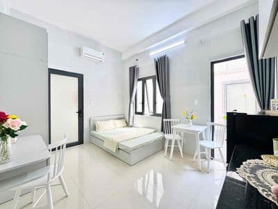 Cho thuê studio full nội thất mới xây có thang máy giáp quận 10 - vhu