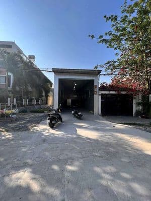 xưởng mặt tiền kênh Thạnh Lộc 31 ngã tư ga. DT 5x30m có gác Giá 9tr