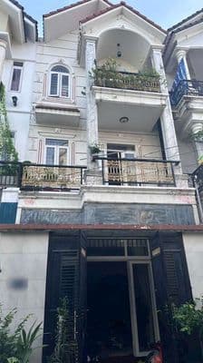 Nhà Đẹp Ở Ngay Lê Văn Việt.