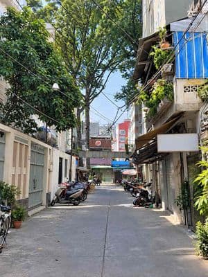 Nhà nc xe hơi đậu trong nhà 2pn-3wc nguyễn tri phương-q10