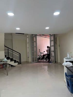 Nhà mới 3pn hẻm 4m hoà hảo quận 10