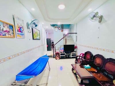 NGON_ NHỈNH 3 TỶ - 38m2 - 3NGỦ - Gần Cv Làng Hoa