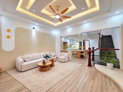 Nhà 3 tầng mới mặt tiền 7m5 gần tiểu la fullnt