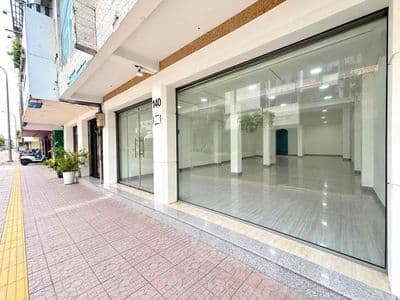 Lề rộng, ngang 6m, lối đi riêng, sàn suốt tại 140 hồ văn huê q.pnhuận