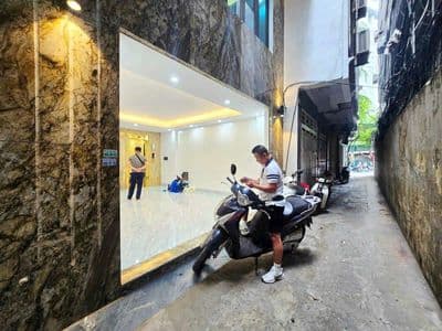 TT Cầu Giấy -10m ra mặt phố - 40m2 6 tầng thang máy xây mới - mt rộng