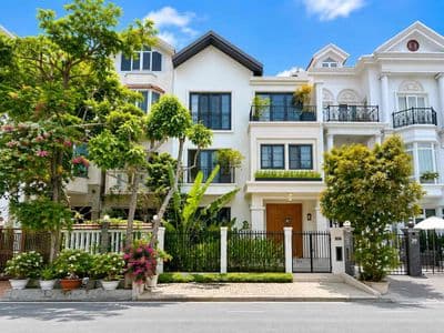 Chiếc villa sân vườn xinh! gần thảo điền! tặng nội thất xịn! ở và vp!