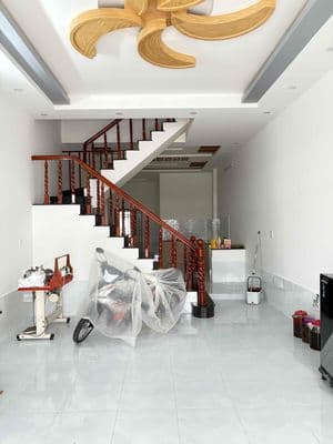 Nhà lầu rộng rãi sổ hồng gàn trường học kdc Phú An đối diện bv Hoan My