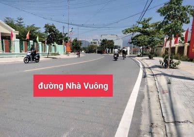 hạ giá thẳng 300 triệu lô đất 180m2 mặt đường HL50A - Nhà Vuông