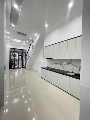 Nhà mới 3pn 3 máy lạnh Hẻm Trần Hưng Đạo