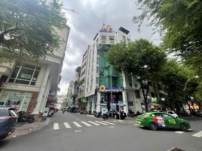 VP rẻ ngay chợ Bến Thành - Lưu Văn Lang, Q1. DT 166m2/sàn, Giá 68tr/th