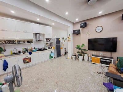 Phố Cửa Nam, 70m2 2 ngủ 2 vệ sinh giá 15tr/tháng