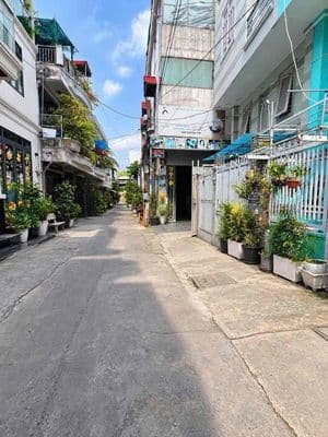 50m2 , 1 căn là mặt tiền, nhà 3 tầng chỉ 5 tỷ .Ngay Quốc lộ 13
