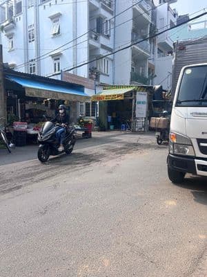 cho thuê mặt bằng góc ngã 4 mặt tiền đường số p9