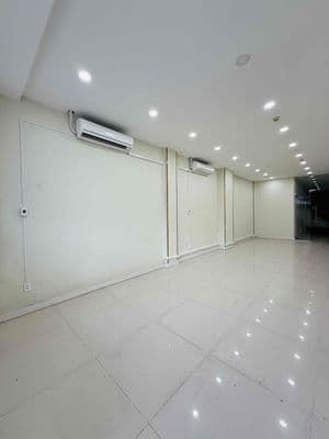 Nhà 6 tầng mt nguyễn văn linh sát cầu rồng giá cực rẻ