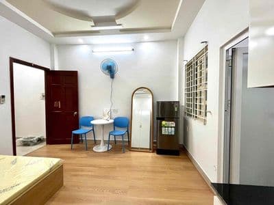 Phòng studio, full nội thất view cửa sổ