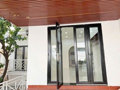 Cho thuê nhà hẻm xe tải DT:12X15M đường Nguyễn Văn Trỗi, quận Tân Bình