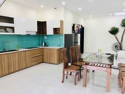 Cho thuê nhà 3,5 tầng mặt tiền đường Phan Huy Chú sát cầu Trần Thị Lý