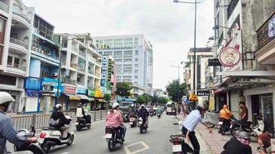 Bán Nhà Gần Vincom - 94m2 - Giá 6.2 Tỷ(TL)