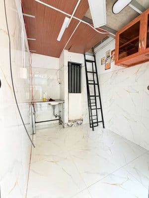 Kiot 5tr/tháng - mặt tiền gần nguyễn văn đậu có gác