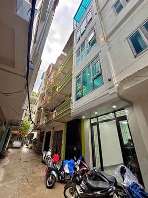 Bán nhà 5 tầng thang máy Chùa Láng, Đống Đa, 41m², 6 ngủ, 13.8 tỷ