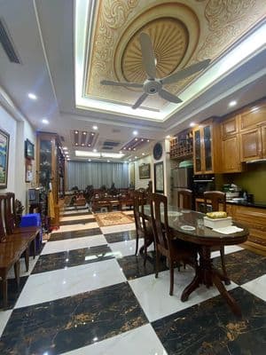 Bán nhà 6 tầng mặt tiền 5m Lạc Long Quân, Tây Hồ, 90m2, ô tô vào nhà